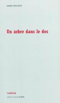 Un arbre dans le dos