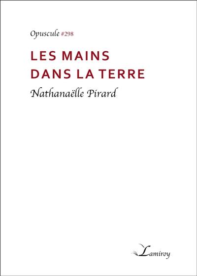 Les mains dans la terre