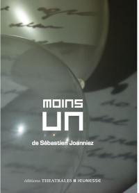 Moins un
